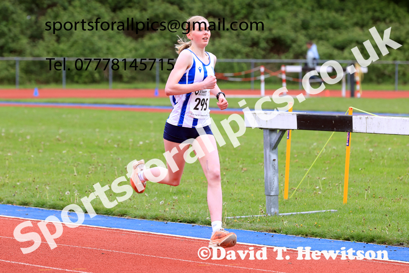 3000 metres, 2026 North Eastern Track and Field Champs, Shildon, County Durham. Photo: David T. Hewitson/Sports for All Pics